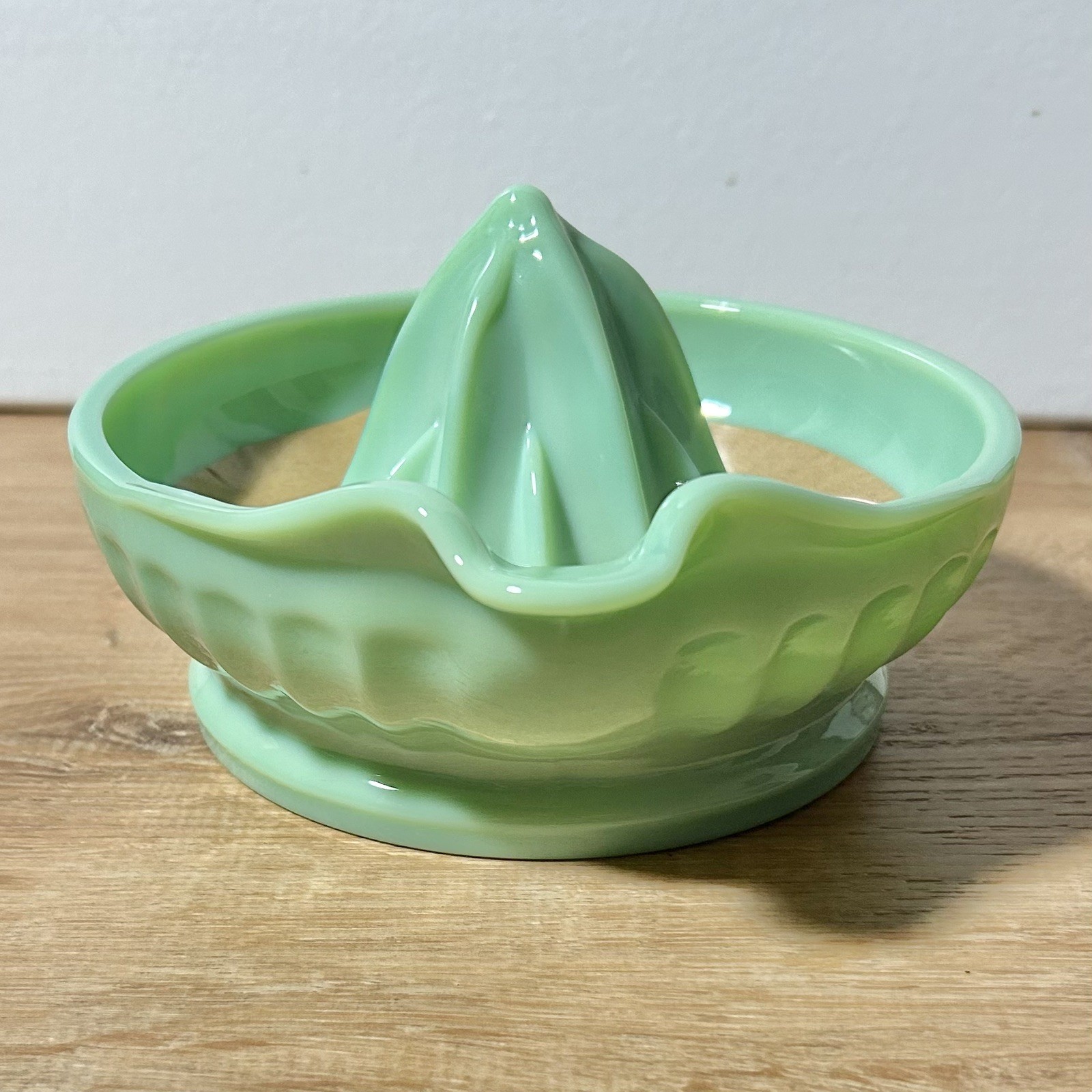 Tablecraft Jadeite Juicer Reamer NWT Lemon Orange Citrus w/ Handle Glass