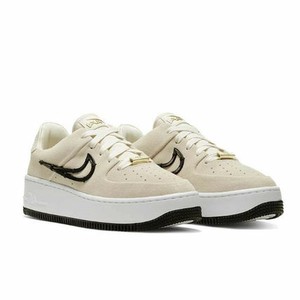 Nike W AF1 Sage Low LX wheat / wheat - metallic gold (BV1976-700) – Queens  💚