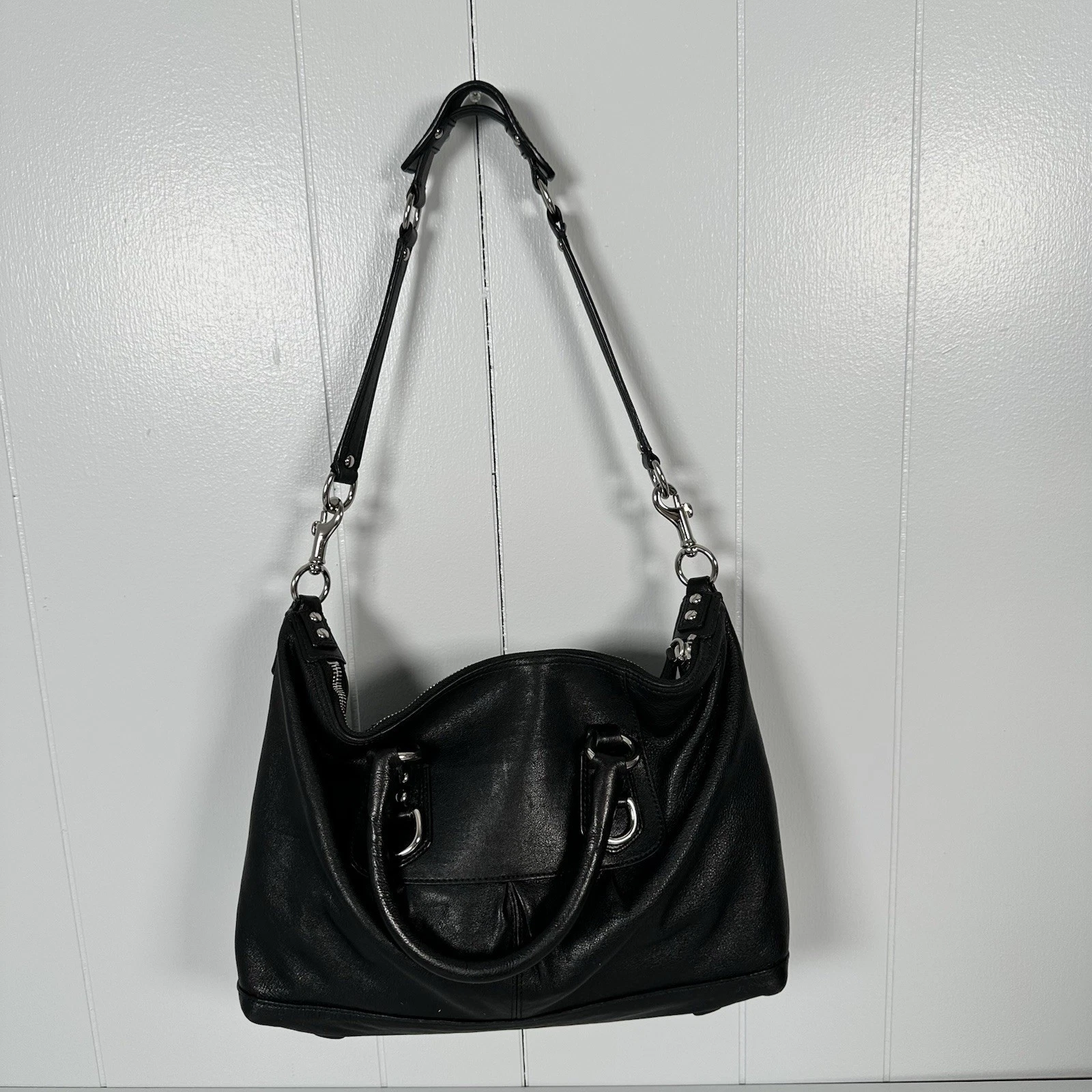 Borsa a tracolla Coach Ashley in pelle nera viola raso con zip superiore F15445 usata in ottime condizioni