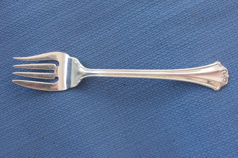 French Chippendale (1981) cucharadita (6,50") caña y cartón plateado - sin mono. Foto 2 de 2