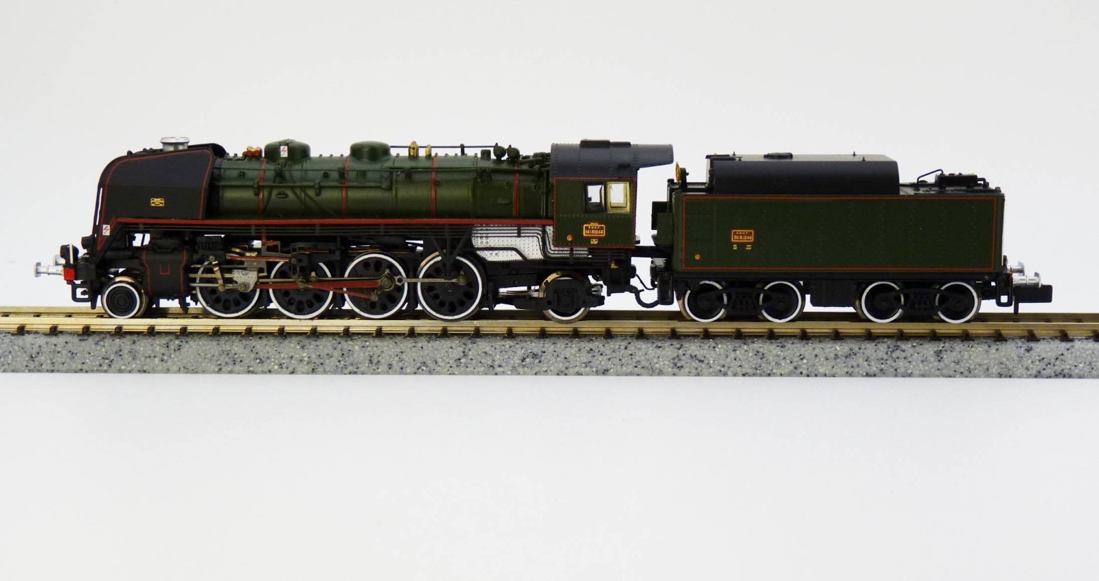 Locomotive 141R1244 Arnold HNS2542 réplique haut de gamme à l'échelle HO