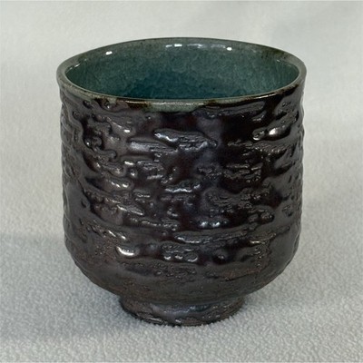 2 Signed Japanese Studio Pottery Chawan Teacup Kurinuki Bark Texture Teal Glaze 