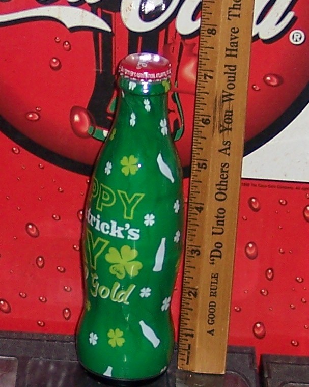 2015 WORLD OF COCA COLA HAPPY ST PATRICK'S DAY POT OF GOLD 8 OZ