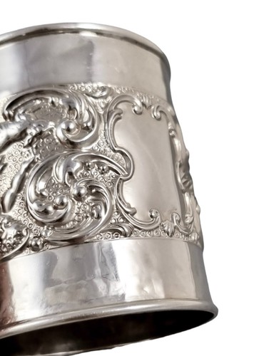 Antique Edwardian sterling silver Christening cup embossed cherubs, rabbits - Picture 11 of 12