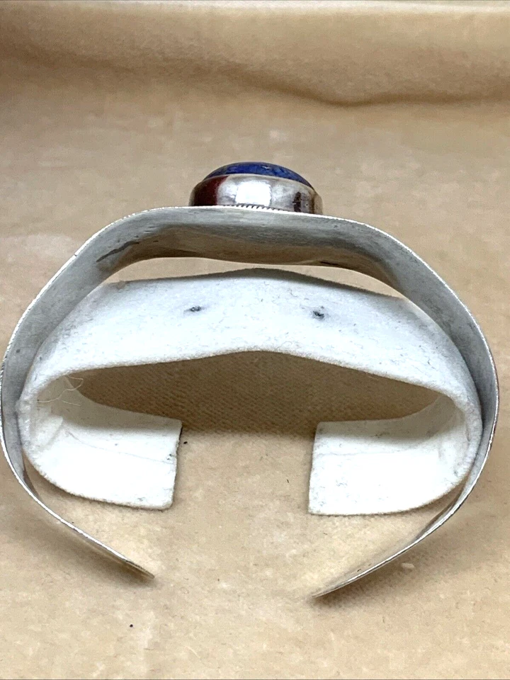 GRANDE BRACCIALE A SCHIAVA IN ARGENTO INCISO E LAPISLAZZULO  UNISEX - Immagine 3 di 4