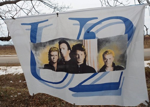 Bandera U2 Banda de Rock Irlandesa Arte Banner Hombre Cueva Tienda Grande 4 x 3 Tela Italia De Colección - Imagen 4 de 11