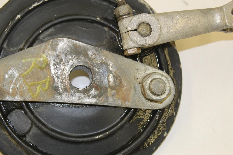 Can-Am MX L/C 250 1984 montaje de tambor de freno trasero Foto 3 de 4