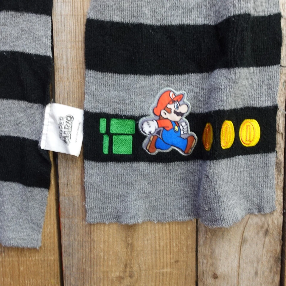 Bufanda Super Mario negra gris a rayas 50" 2020 Foto 2 de 2