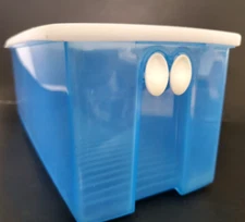 Tupperware 3995A Fridge Smart Vented Container Fruits Vegetables Blue