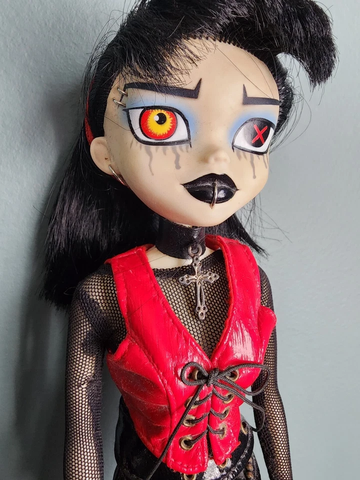 Muñeca Gótica Punk Bleeding Edge 2003 Malice Looming Foto 4 de 4