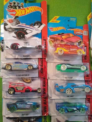 52 verpackte Hot Wheels Druckguss Fahrzeuge. Alles neu im Paket. - Bild 2 von 9