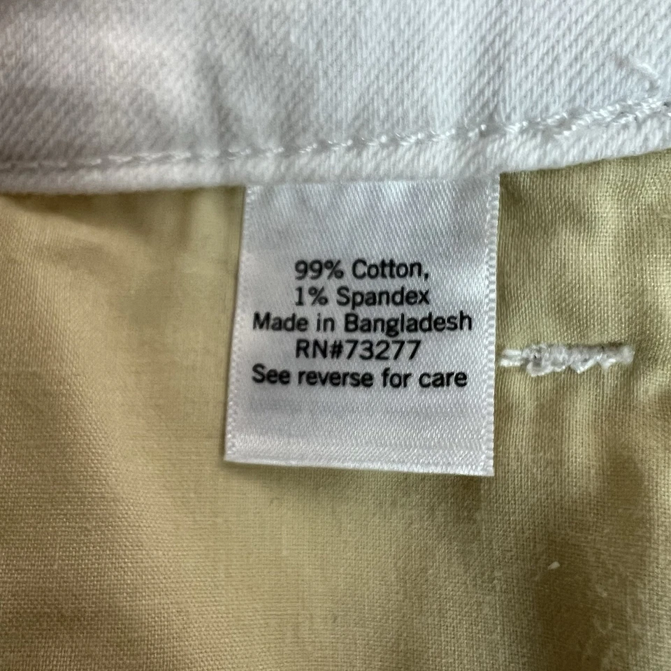 Nine West Women’s Bermuda Shorts Sz 8 White Frayed Hems Pockets Stretch - Image 4 of 4