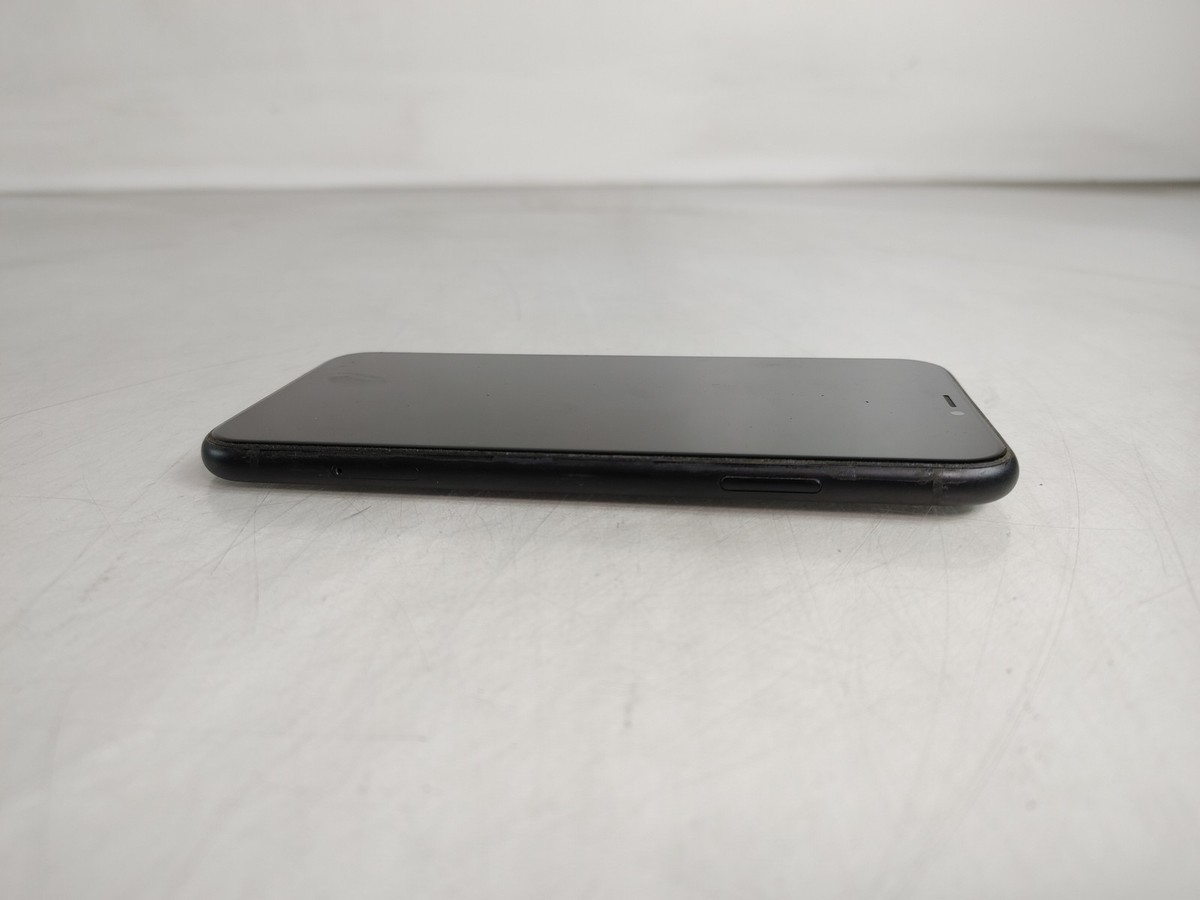 Apple iPhone XR A1984 64 GB iOS 18.2.1 Black Locked to AT&T