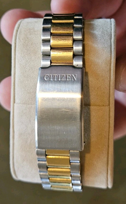 RARE CITIZEN CQ 6101-T15588KT QUARTZ JAPAN MOV'T GOLD SILVER WATCH