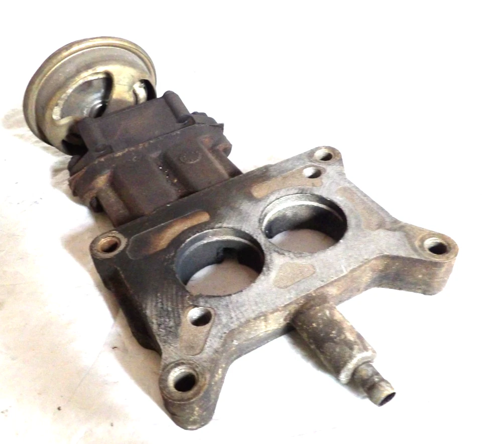 1977 Ford Intake Manifold EGR Spacer Block & EGR Valve V8 2 Barrel - Image 3 of 4