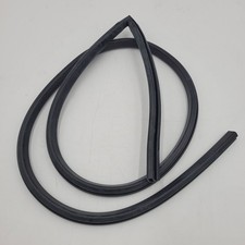 LR DEFENDER 90/110 -16 RH Roof to Side Panel Seal LR053838