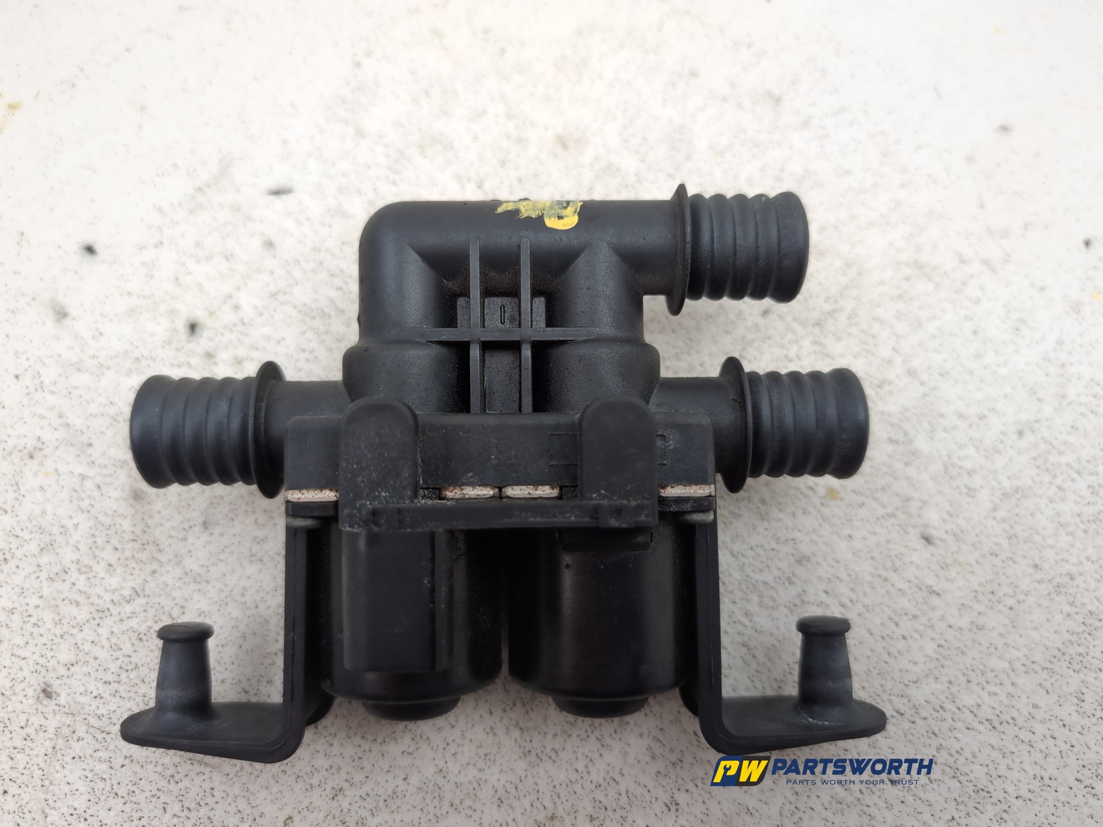 BMW 6 SERIES E63 E64 3.0L PETROL WATER PUMP COOLANT HEATER CONTROL VALVE 6931708