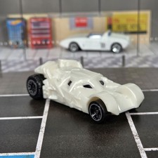 2018 Hot Wheels Batman The Dark Knight Batmobile White 4/5 New/Loose 1/64 Car