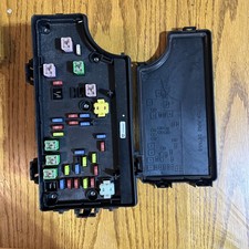 2011 - 2013 Jeep Patriot Compass Fuse Box Relay Junction Block P04692343ad Oem 2011 - 2013 Jeep Patriot Compass Fuse Box Relay Junction Block P04692343ad Oem