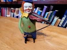 VERY NICE VINTAGE  SCHUCO WIND UP  DANCING GREEN DRESSED CLOWN with VIOLIN  #3