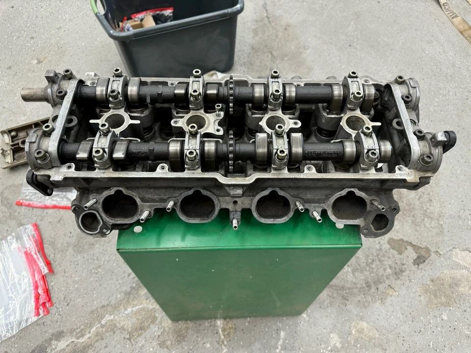 保时捷 944 S 气缸盖,带凸轮轴 3.0L 升 — 第 2/4 张图片