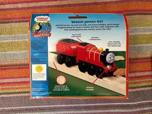 Curva de aprendizaje de madera/diecast Thomas Train ¡James a batería! Nuevo - Imagen 2 de 2