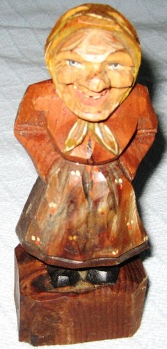 Antique 6" hand carved Wood figurine old Woman Folk Art primitive European - Picture 3 of 7