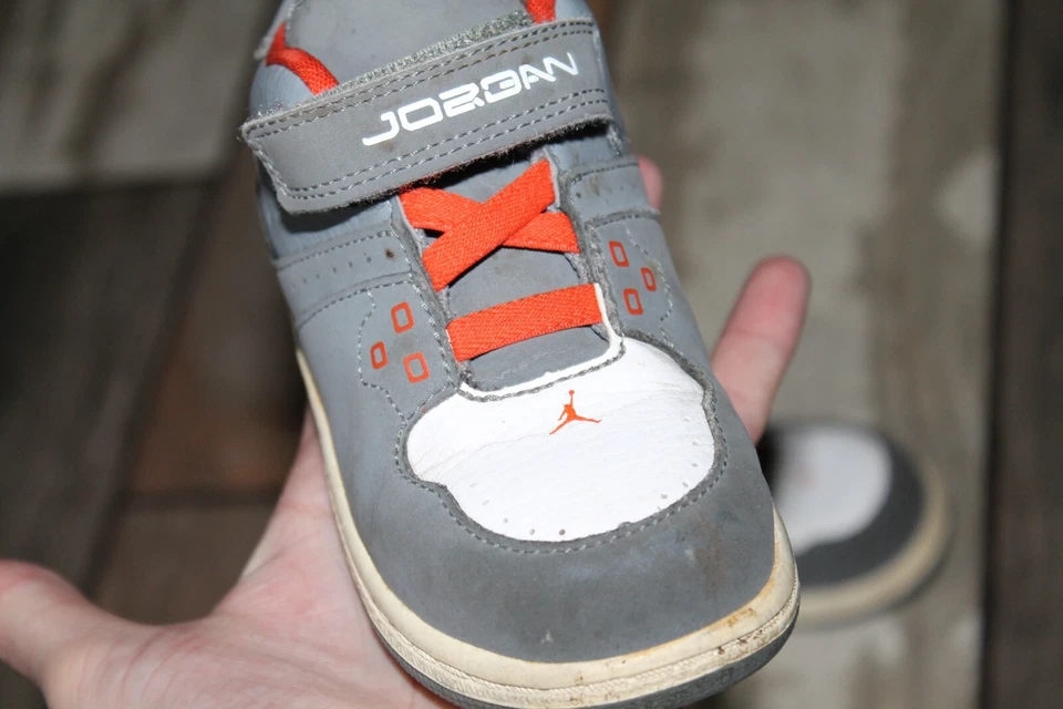 Jordan Retro Gris Naranja Bebé Talla 8C Zapatos Atléticos Tenis 351028-018 Foto 3 de 4