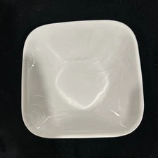 Corelle White Embossed Boutique Cherish 6 3/8” Square Soup Cereal Bowls