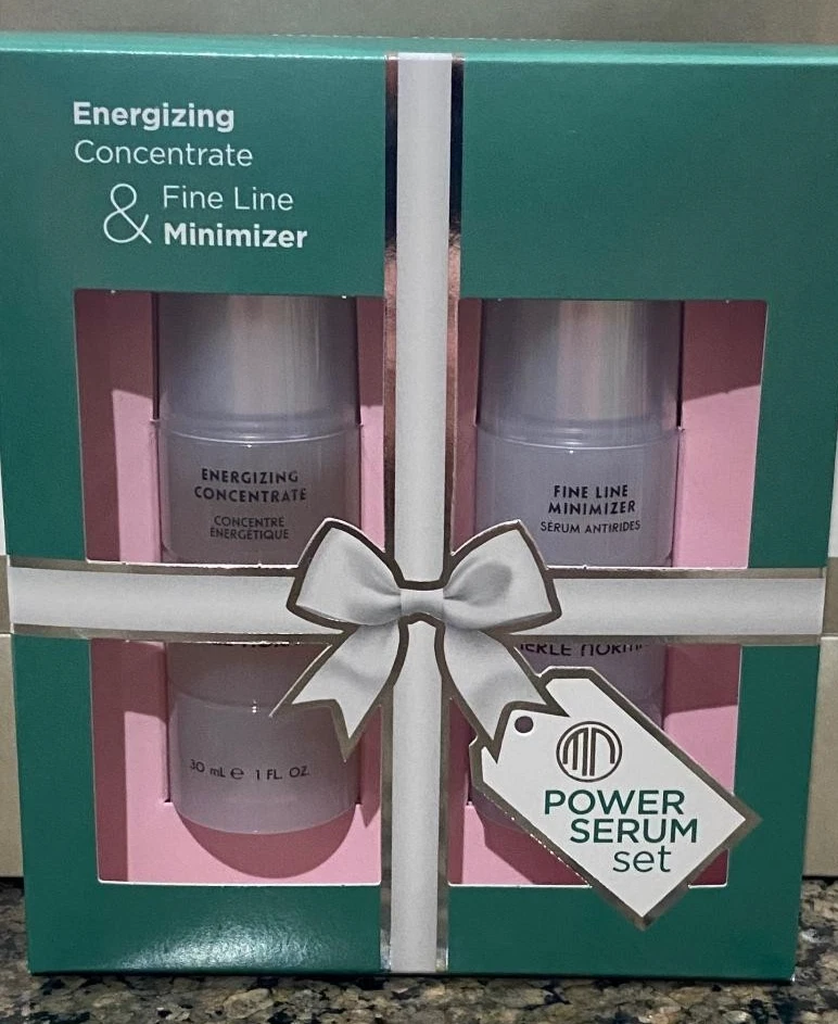 Merle Norman  POWER SERUM SET.......   NEW