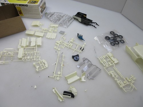Revell 57 Chevy Nomad kit modellino vintage scala 1/25 1973 - Foto 7 di 9