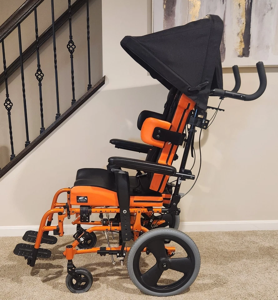 Silla de ruedas plegable pediátrica Freedom Next NXT 2020 Ex. Estado Foto 3 de 4