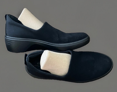ECCO Black Fabric Slip On Wedge Heel Shoes Women Size 38 7-7 1/2 Soft Comfort