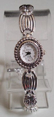 WOMEN'S NUMBER DIAL SILVER FINISH TOGGLE CLOSURE WOMEN'S FASHION CASUAL WATCH