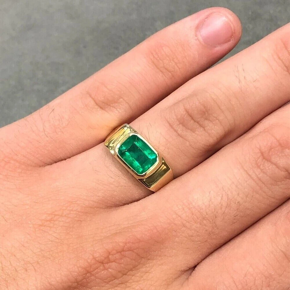 Anillo de compromiso para hombre en oro amarillo de 18 quilates con certificación AAA GDGL de 2 quilates esmeralda natural Foto 3 de 4