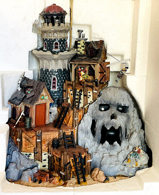 Lemax Spooky Town Halloween Lighted ISLE OF DOOM Non-Working