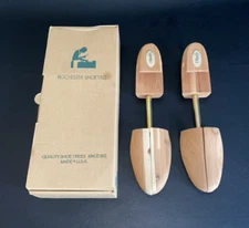 Pair of Dillard's Men's Cedar Wood Shoe Stretchers Rochester Shoe Tree Co Size M