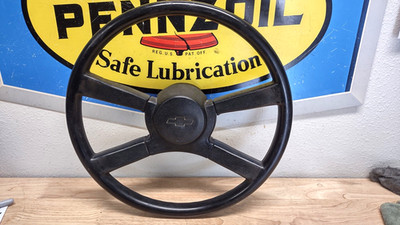 1988-1994 CHEVY TRUCK STEERING WHEEL NICE + HORN CAP BLAZER SILVERADO SIERRA