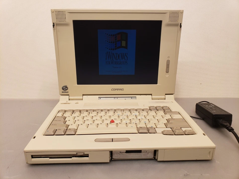 Computadora retro portátil Compaq LTE 5100 de colección 90 MHz 72 MB 2,1 GB DOS 6,22 Win 3,11 Foto 4 de 4