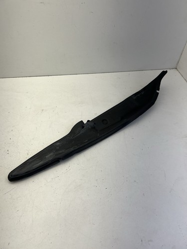 2009-2012 Ram 1500 Right Fender Seal OEM. - Picture 5 of 9