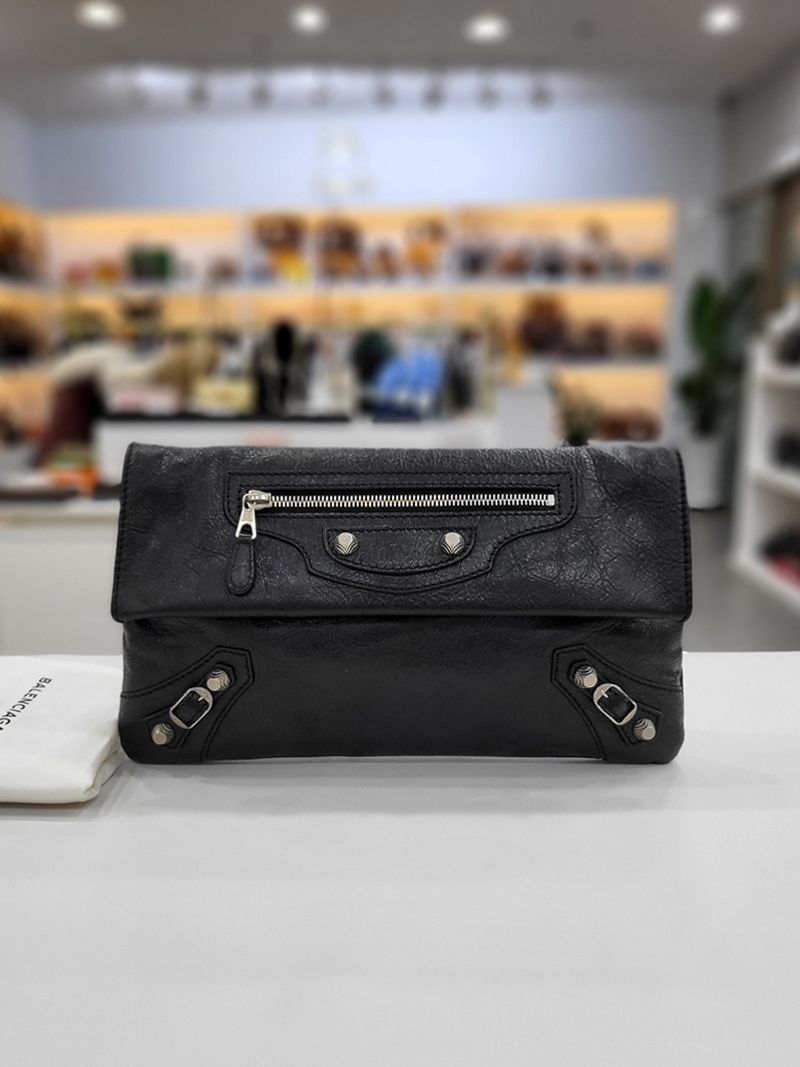 Balenciaga Envelope Clutch Bag 282011 133229607 | eBay