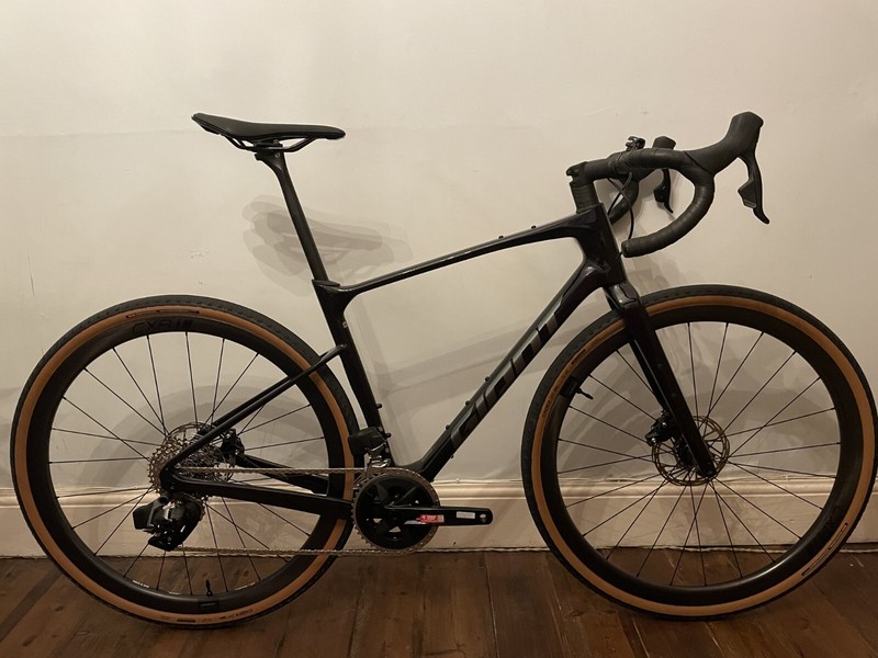 Giant Revolt Advanced Pro 1 2023 Medium 2x12 AXS Carbon Gravel Bike - Medium