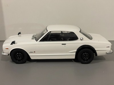 TRIPLE 1:18 TRN1800181 NISSAN SKYLINE GT-R KPGC10