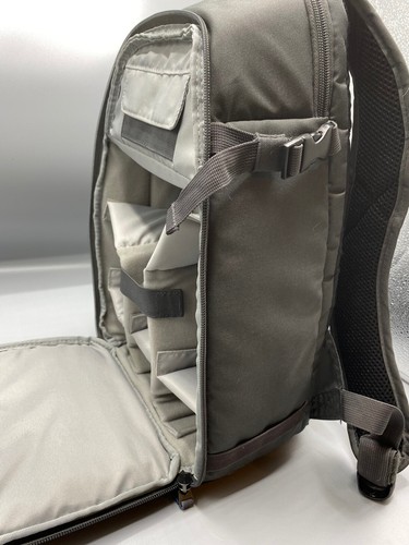 Case Logic Backpack for DSLR Camera and iPad, Gray, Open Box - Picture 7 of 8