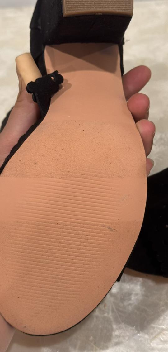 Francescas Black Heel - image 3