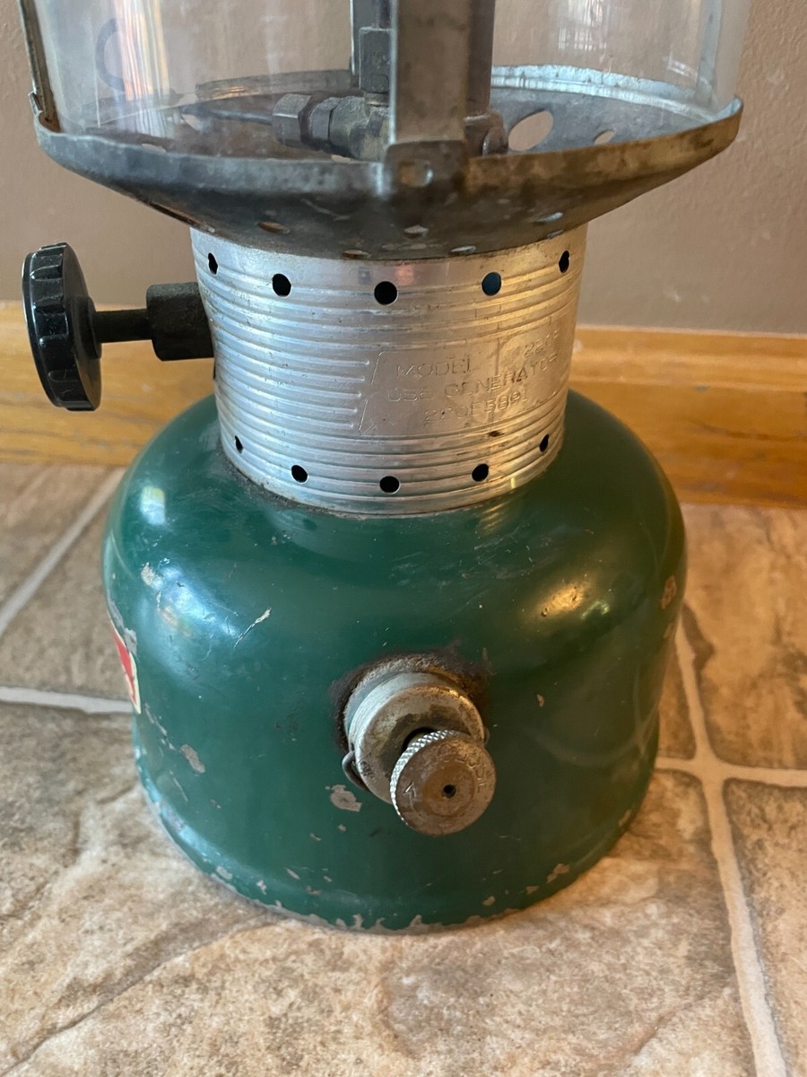 Vintage Coleman Double Mantle Lantern Model 220f - 228f for
