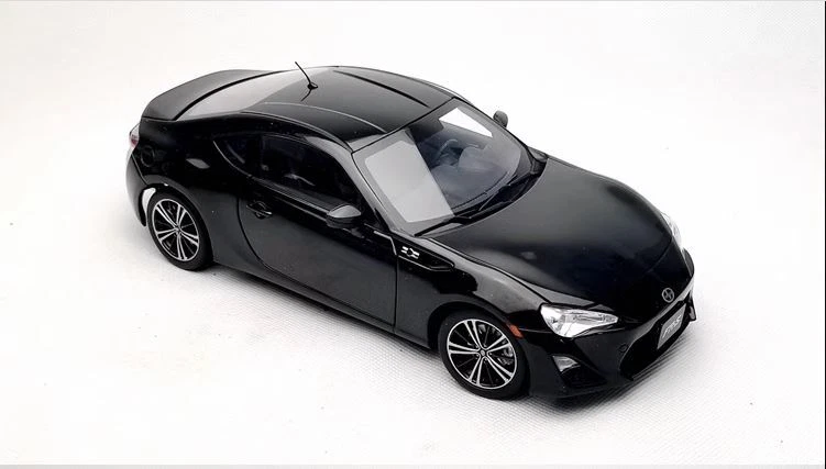 1/18 Autoart Toyota SCION FR-S North American LHD Diecast Model