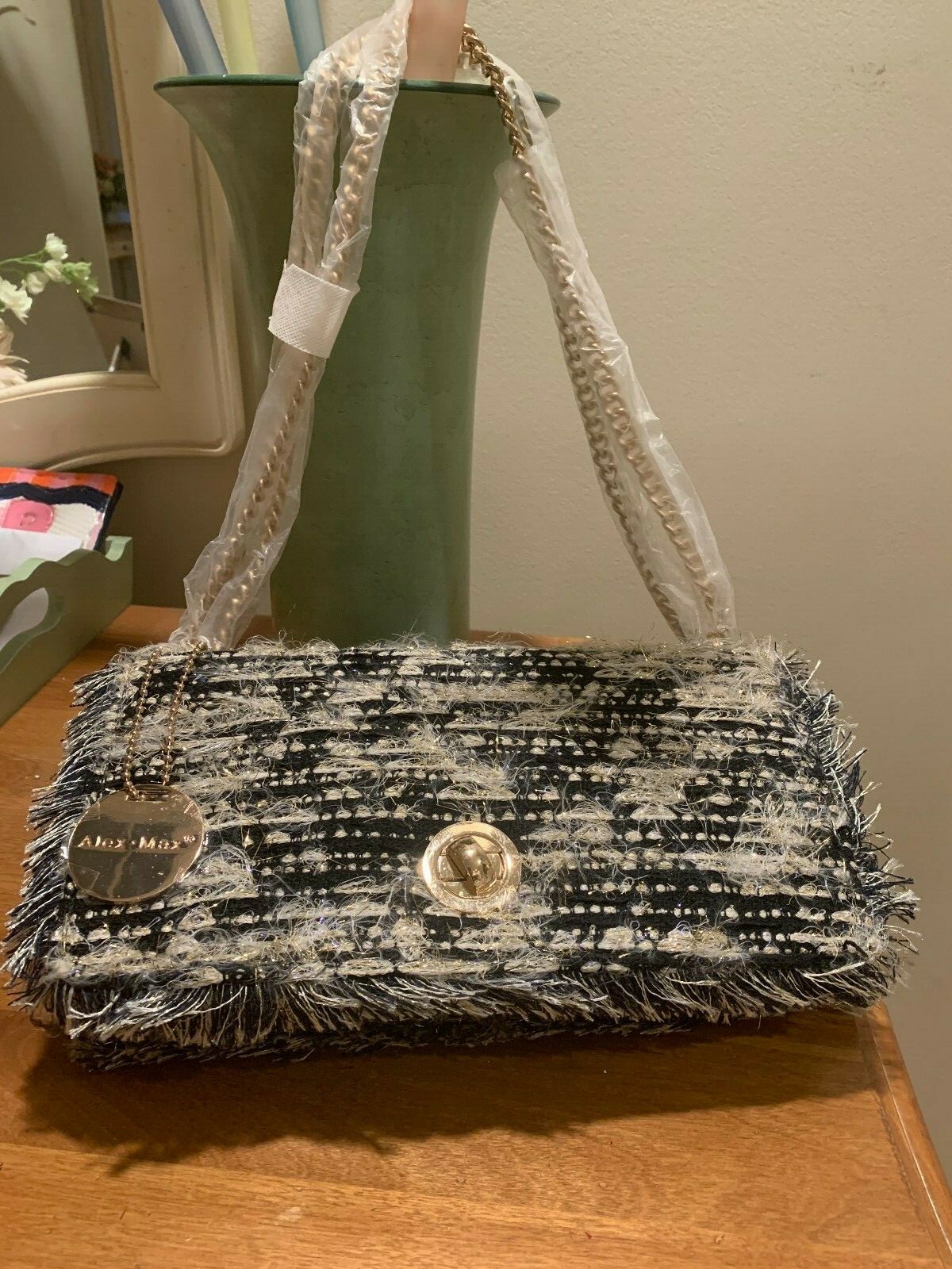 guess black clutch bag