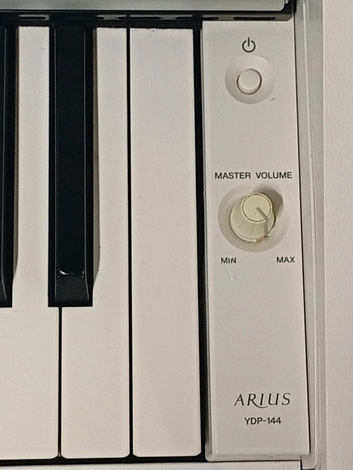 Yamaha Arius YDP-144, photo 4 of 5