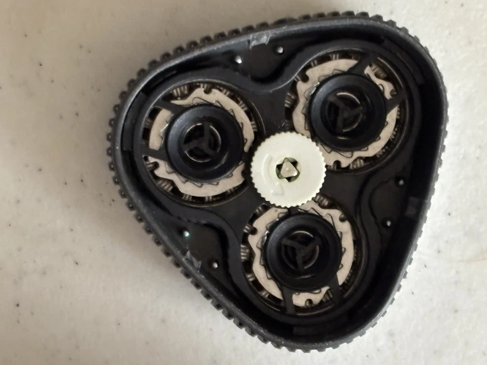 Vintage ¡FUNCIONA! Norelco 950RX Afeitadora Eléctrica Recargable con Cargador, Estuche Blando Foto 3 de 4